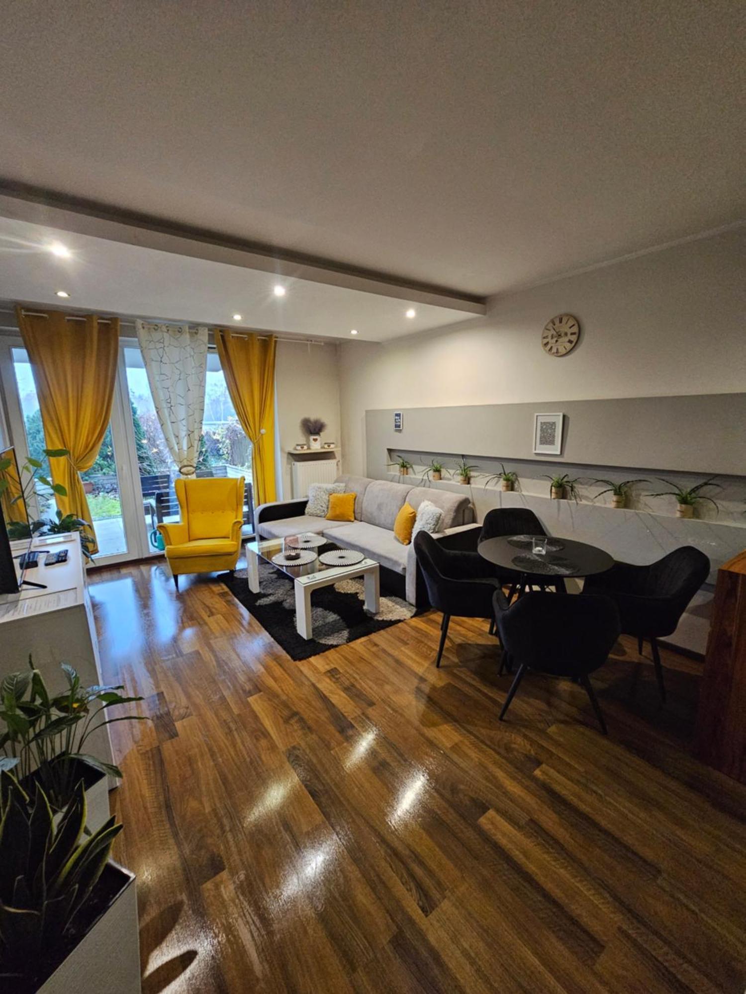 Quiet Koscielna Apartment *